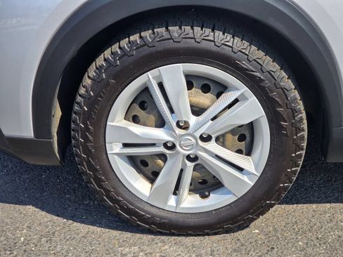 Used 2020 Nissan Kicks S FWD image 10