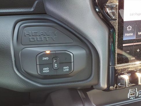 New 2026 RAM 2500 Laramie AWD/4WD image 31