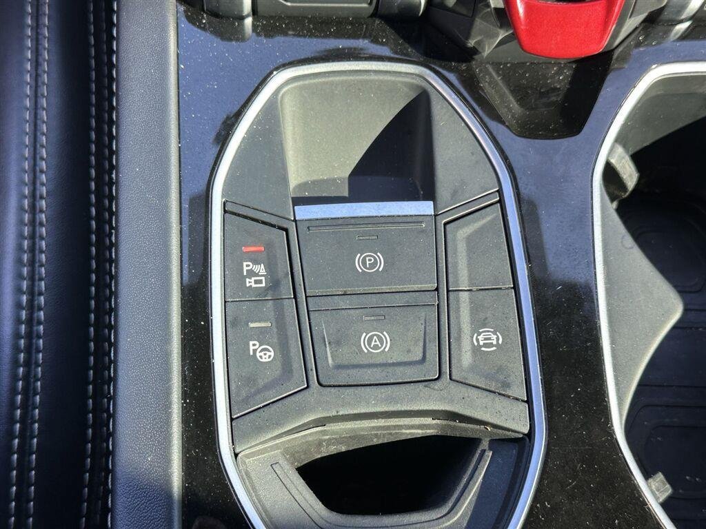 Used 2021 Lamborghini Urus AWD/4WD image 36