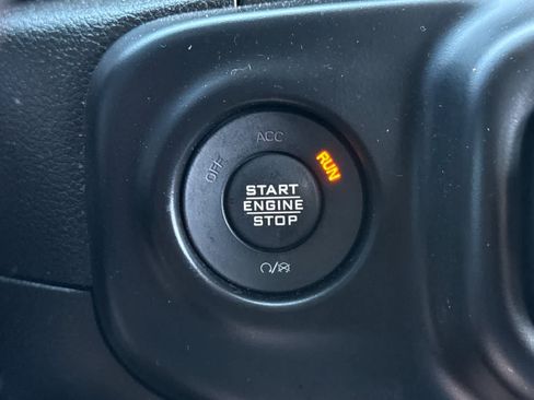 Used 2022 Jeep Gladiator Sport AWD/4WD image 23