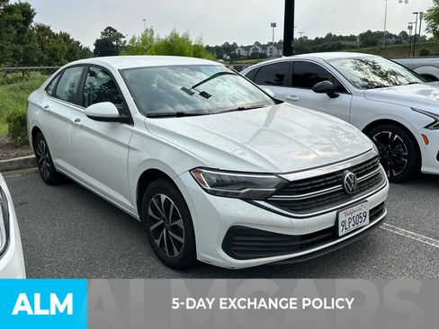 Used 2024 Volkswagen Jetta S FWD image 3