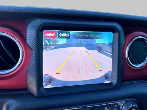 Used 2020 Jeep Gladiator Rubicon AWD/4WD image 25