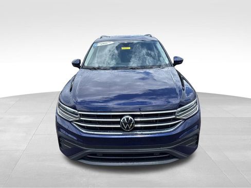 Used 2023 Volkswagen Tiguan SE FWD image 3