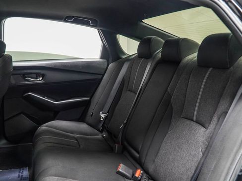 Used 2023 Honda Accord Sport image 40