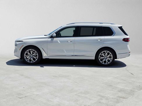 Used 2023 BMW X7 xDrive40i w/ Premium Package AWD/4WD image 6