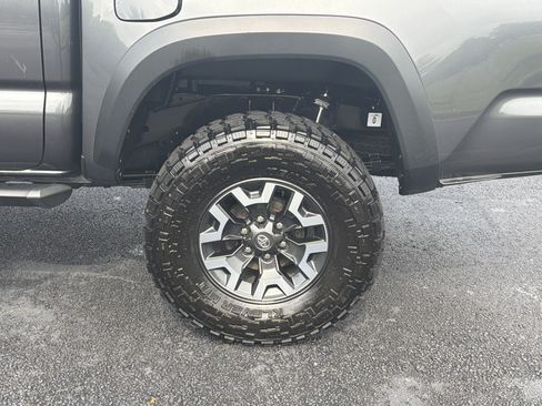 Used 2022 Toyota Tacoma TRD Off-Road w/ Technology Package RWD image 35