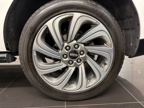 Certified 2022 Lincoln Navigator Reserve AWD/4WD image 7