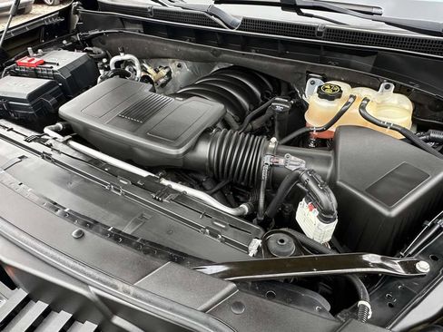 Used 2023 GMC Yukon XL AT4 image 11