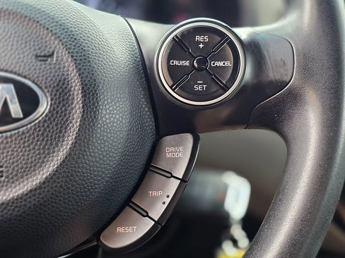 Used 2017 Kia Soul image 32