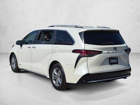 Used 2021 Toyota Sienna Limited FWD image 8