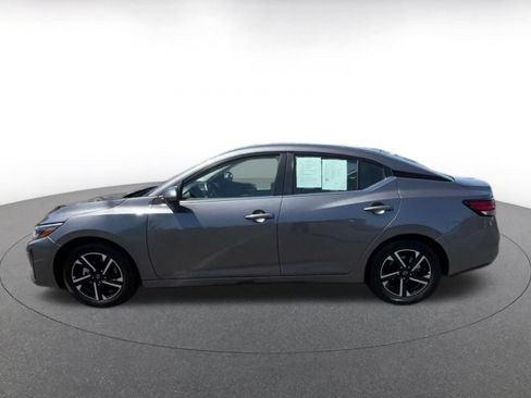 Used 2025 Nissan Sentra SV FWD image 9