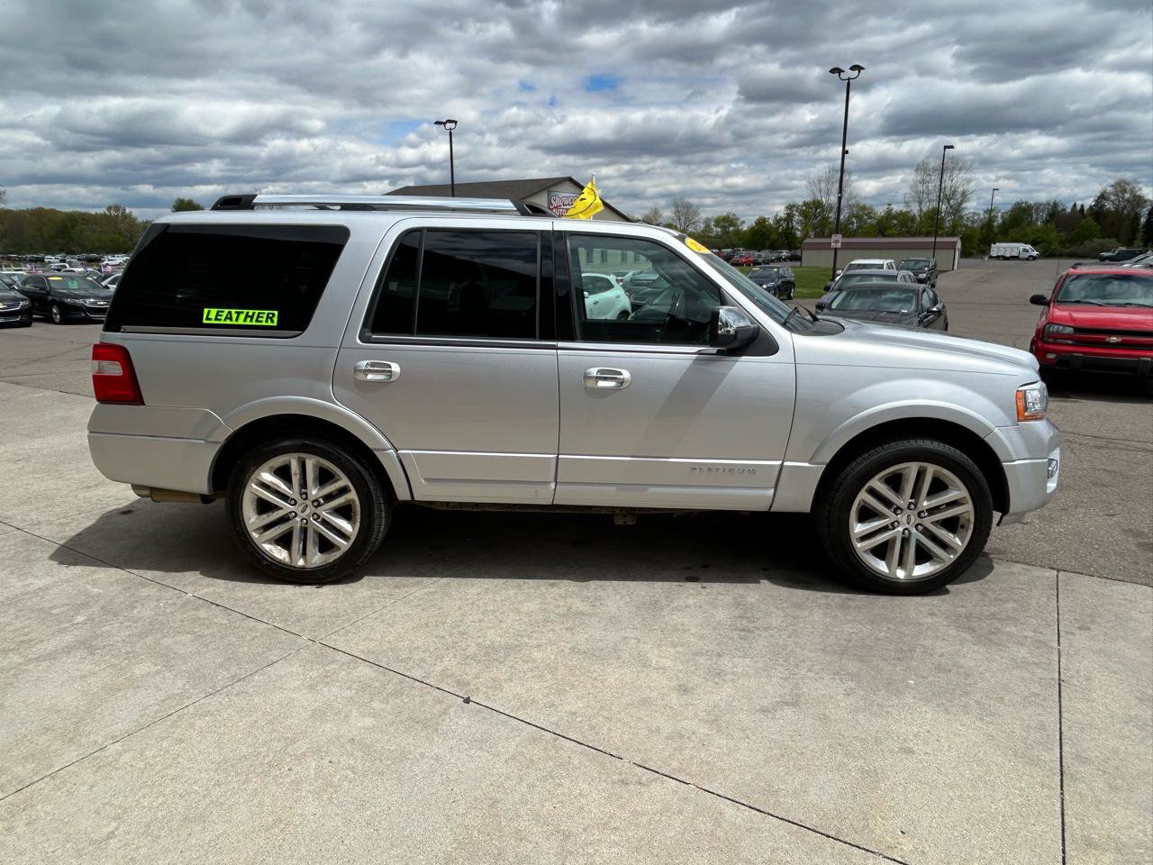 Used 2015 Ford Expedition Platinum AWD/4WD image 4