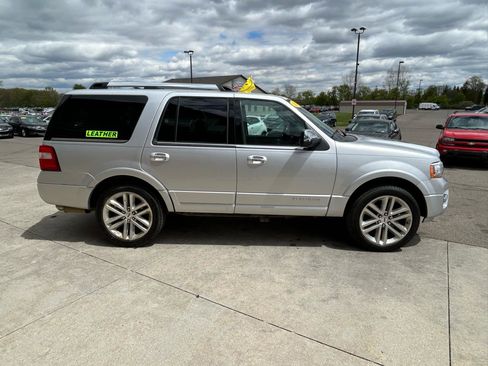 Used 2015 Ford Expedition Platinum AWD/4WD image 4
