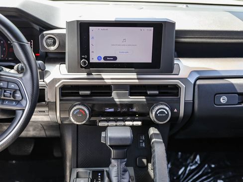 Certified 2025 Toyota 4Runner SR5 AWD/4WD image 13