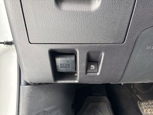 Certified 2023 Toyota Highlander XLE image 51