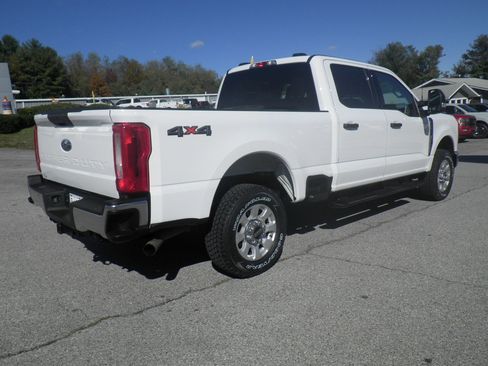Certified 2024 Ford F250 XLT image 7