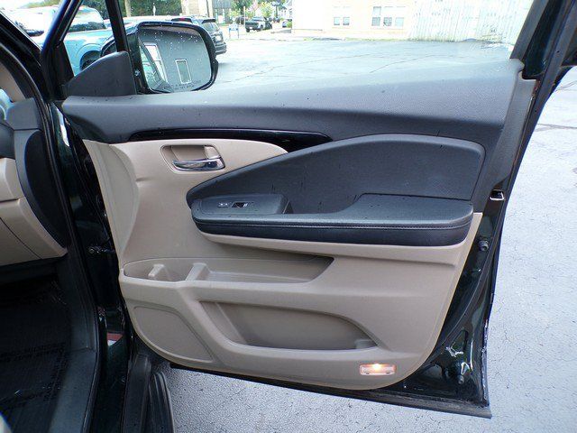 Used 2016 Honda Pilot Touring image 28