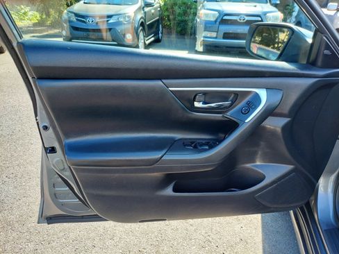 Used 2017 Nissan Altima 2.5 SV image 10