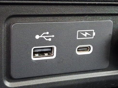 Used 2023 Honda Pilot Touring image 25