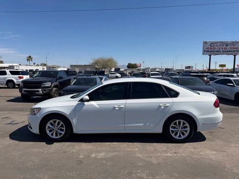 Used 2018 Volkswagen Passat 2.0T S FWD image 4
