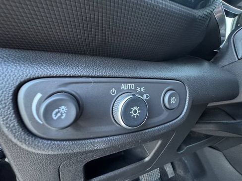 Used 2022 Chevrolet TrailBlazer LT w/ Convenience Package FWD image 6