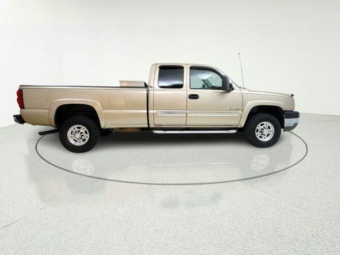 Used 2004 Chevrolet Silverado 2500 LS AWD/4WD image 9