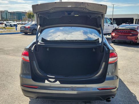 Used 2019 Ford Fusion SE image 15