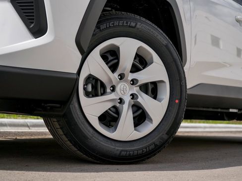 New 2025 Toyota RAV4 LE image 6