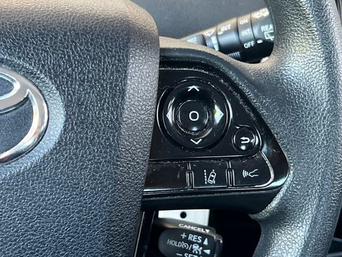 Used 2021 Toyota Prius LE FWD image 26