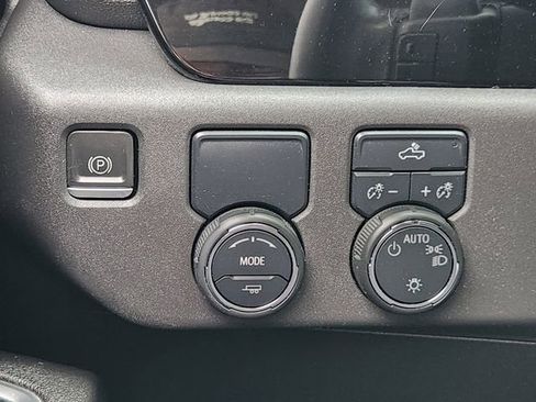 Used 2023 Chevrolet Silverado 1500 LT w/ Convenience Package II RWD image 17