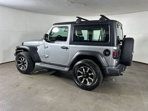 Used 2019 Jeep Wrangler Sport AWD/4WD image 3