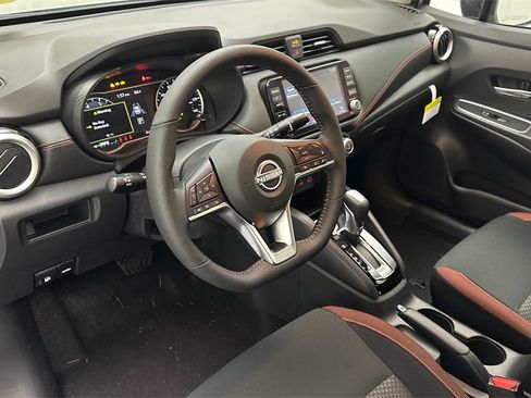 New 2025 Nissan Versa SR w/ Trunk Package image 17