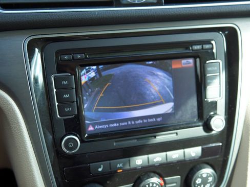 Used 2015 Volkswagen Passat TDI SE FWD image 26