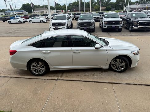 Used 2019 Honda Accord LX image 5
