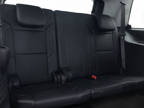 Used 2018 GMC Yukon SLT w/ Premium Edition image 32