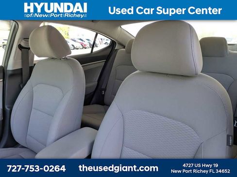 Used 2019 Hyundai Elantra SE image 7