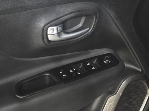 Used 2020 Jeep Renegade Limited w/ Safety and Security Group image 17