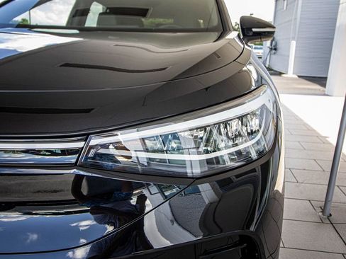 New 2025 Volkswagen ID.4 Pro image 9