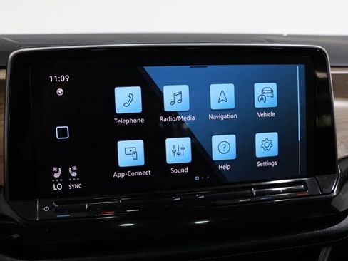Used 2025 Volkswagen Atlas SE FWD image 24