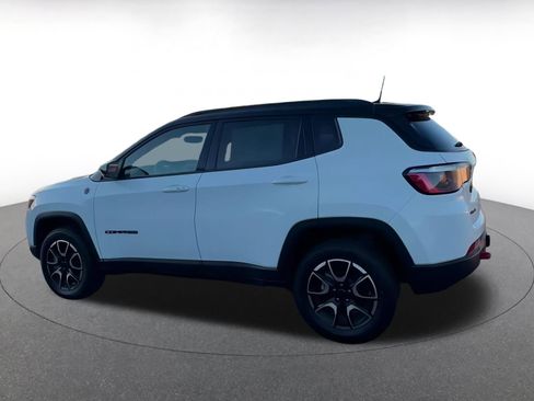 Used 2025 Jeep Compass Trailhawk w/ Trailer Tow Group image 9