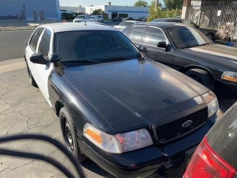 Used 2011 Ford Crown Victoria Police Interceptor w/ Base Police Prep Strobe Pkg image 1