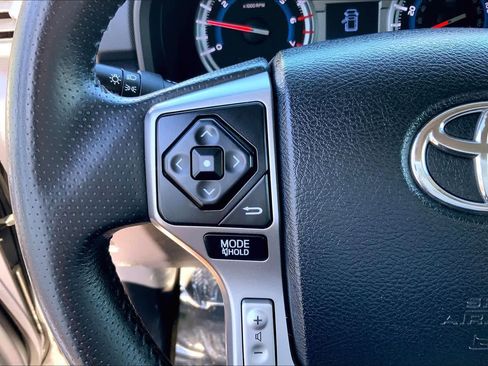 Used 2014 Toyota 4Runner Limited image 23