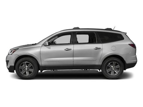 Used 2017 Chevrolet Traverse LT image 3