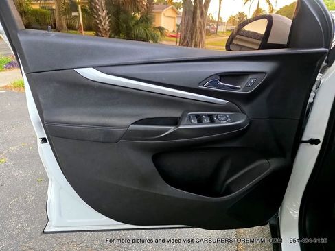 Used 2022 Chevrolet Bolt EUV LT w/ Driver Confidence Package image 32
