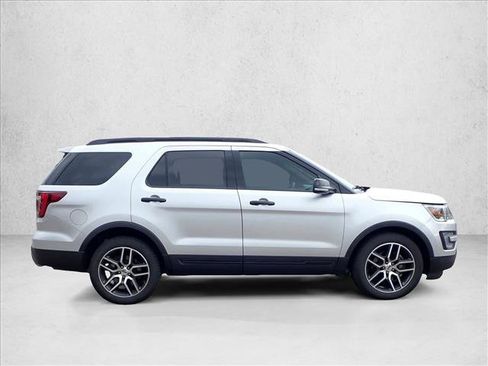 Used 2017 Ford Explorer Sport w/ Equipment Group 401A AWD/4WD image 5