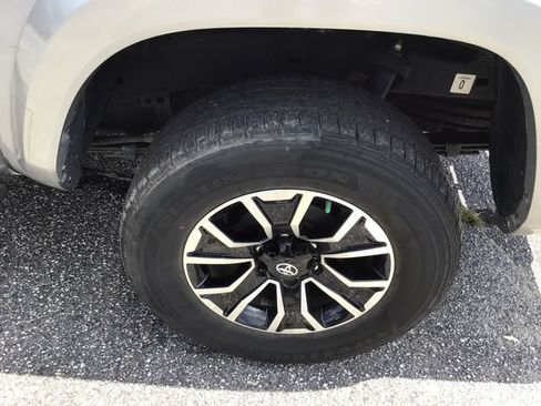 Used 2020 Toyota Tacoma TRD Sport RWD image 16