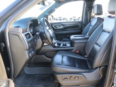 Used 2023 Chevrolet Suburban LT image 13