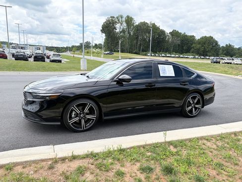 Used 2024 Honda Accord Sport image 4