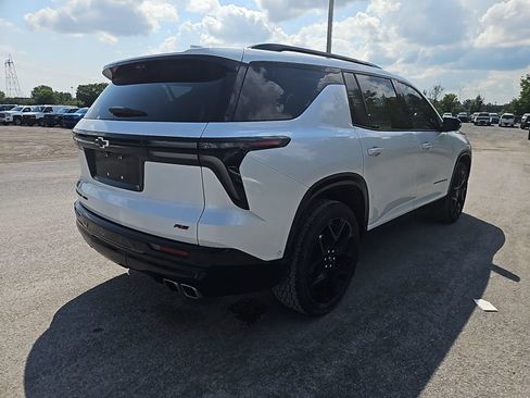 Used 2024 Chevrolet Traverse RS AWD/4WD image 3