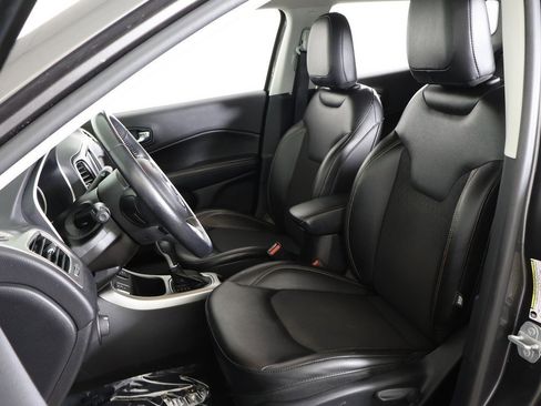 Used 2018 Jeep Compass Latitude w/ Cold Weather Group image 27